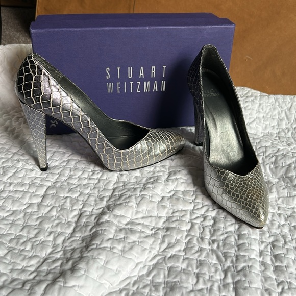 Stuart Weitzman silver grey animal scale print high heel pumps 7.5 m - Picture 7 of 9